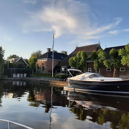 Puur Eastermar - Monumentaal, Authentiek En Luxe Koetshuis Aan Open Vaarwater Met Jacuzzi En Sauna Oostermeer Kültér fotó