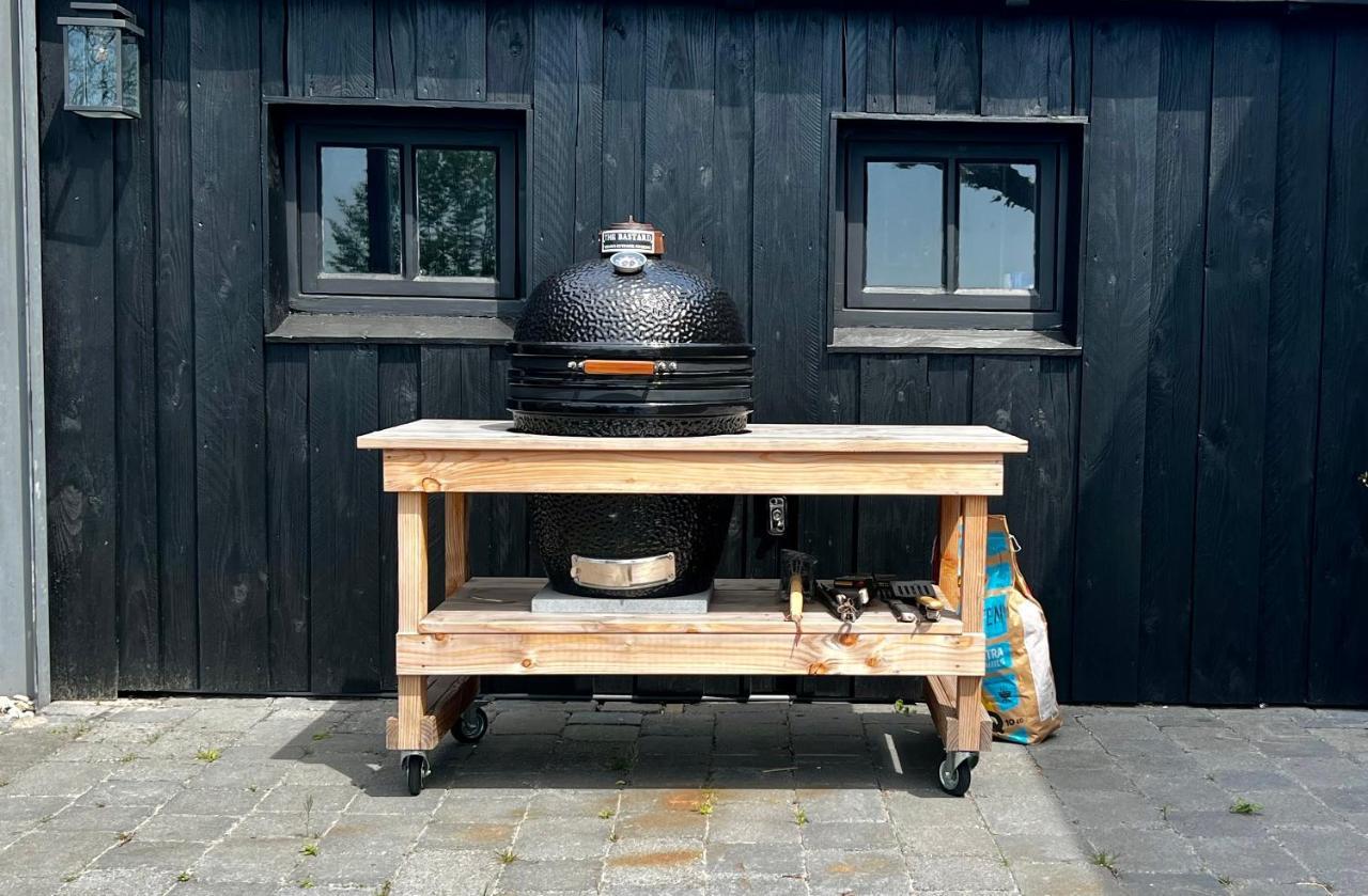 Puur Eastermar - Monumentaal, Authentiek En Luxe Koetshuis Aan Open Vaarwater Met Jacuzzi En Sauna Oostermeer Kültér fotó