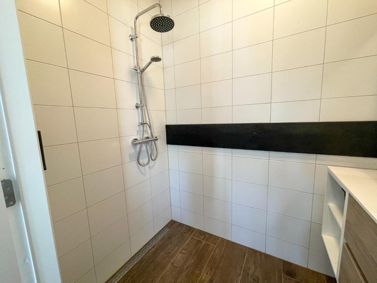 Puur Eastermar - Monumentaal, Authentiek En Luxe Koetshuis Aan Open Vaarwater Met Jacuzzi En Sauna Oostermeer Kültér fotó