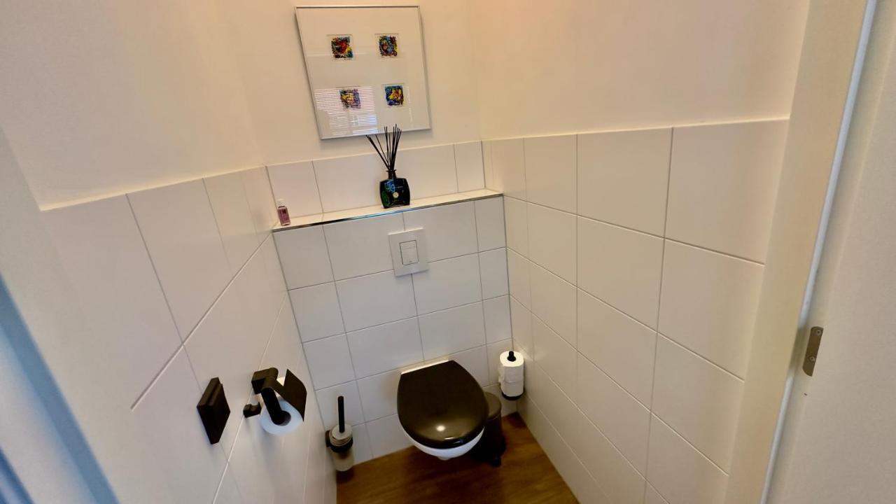 Puur Eastermar - Monumentaal, Authentiek En Luxe Koetshuis Aan Open Vaarwater Met Jacuzzi En Sauna Oostermeer Kültér fotó