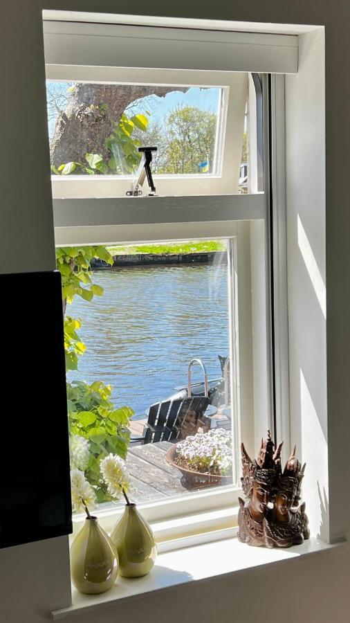 Puur Eastermar - Monumentaal, Authentiek En Luxe Koetshuis Aan Open Vaarwater Met Jacuzzi En Sauna Oostermeer Kültér fotó
