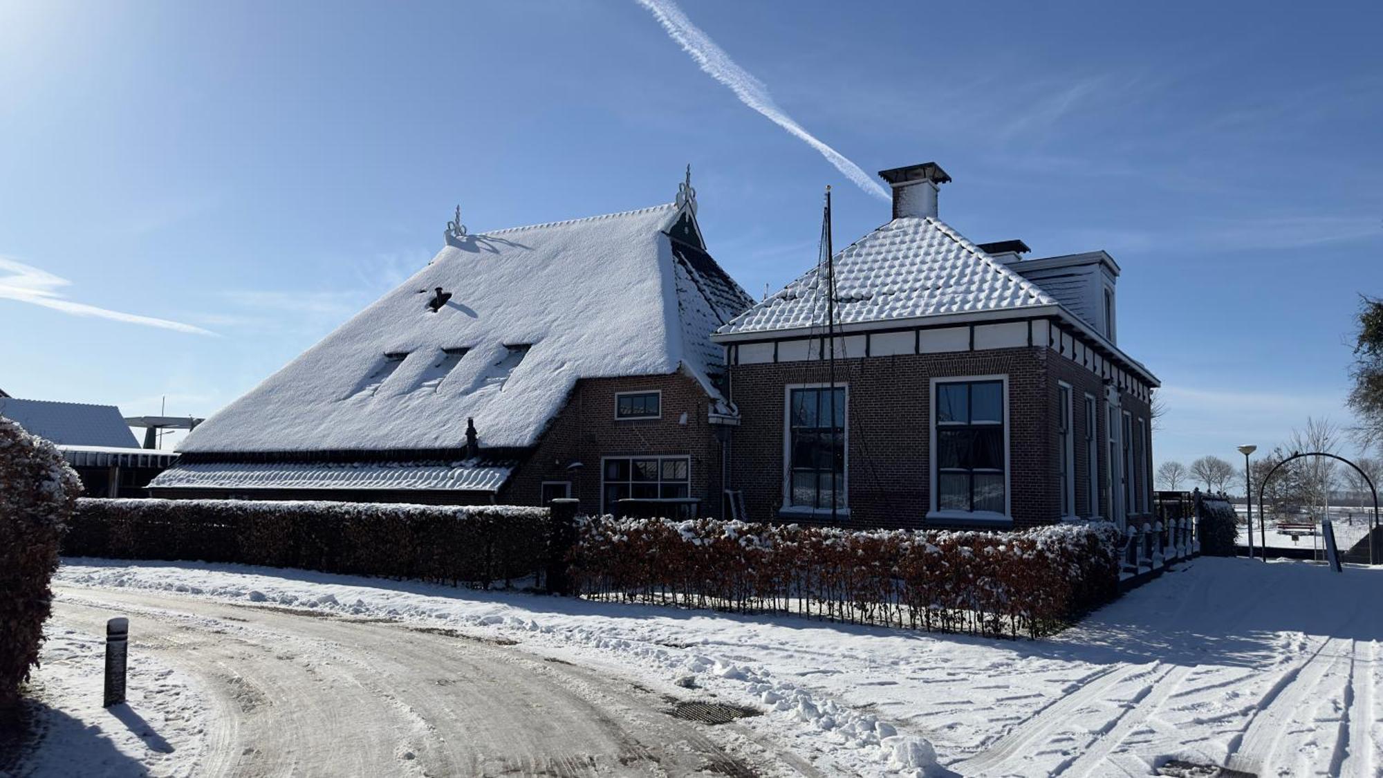 Puur Eastermar - Monumentaal, Authentiek En Luxe Koetshuis Aan Open Vaarwater Met Jacuzzi En Sauna Oostermeer Kültér fotó