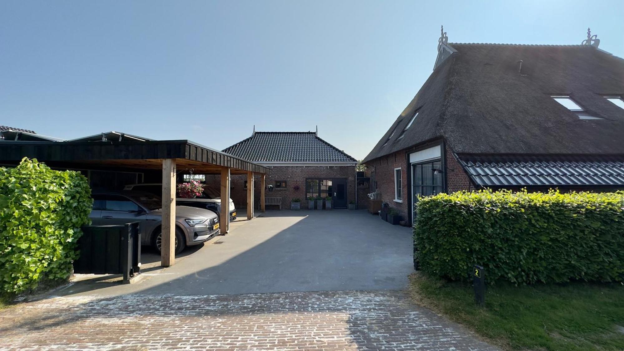 Puur Eastermar - Monumentaal, Authentiek En Luxe Koetshuis Aan Open Vaarwater Met Jacuzzi En Sauna Oostermeer Kültér fotó