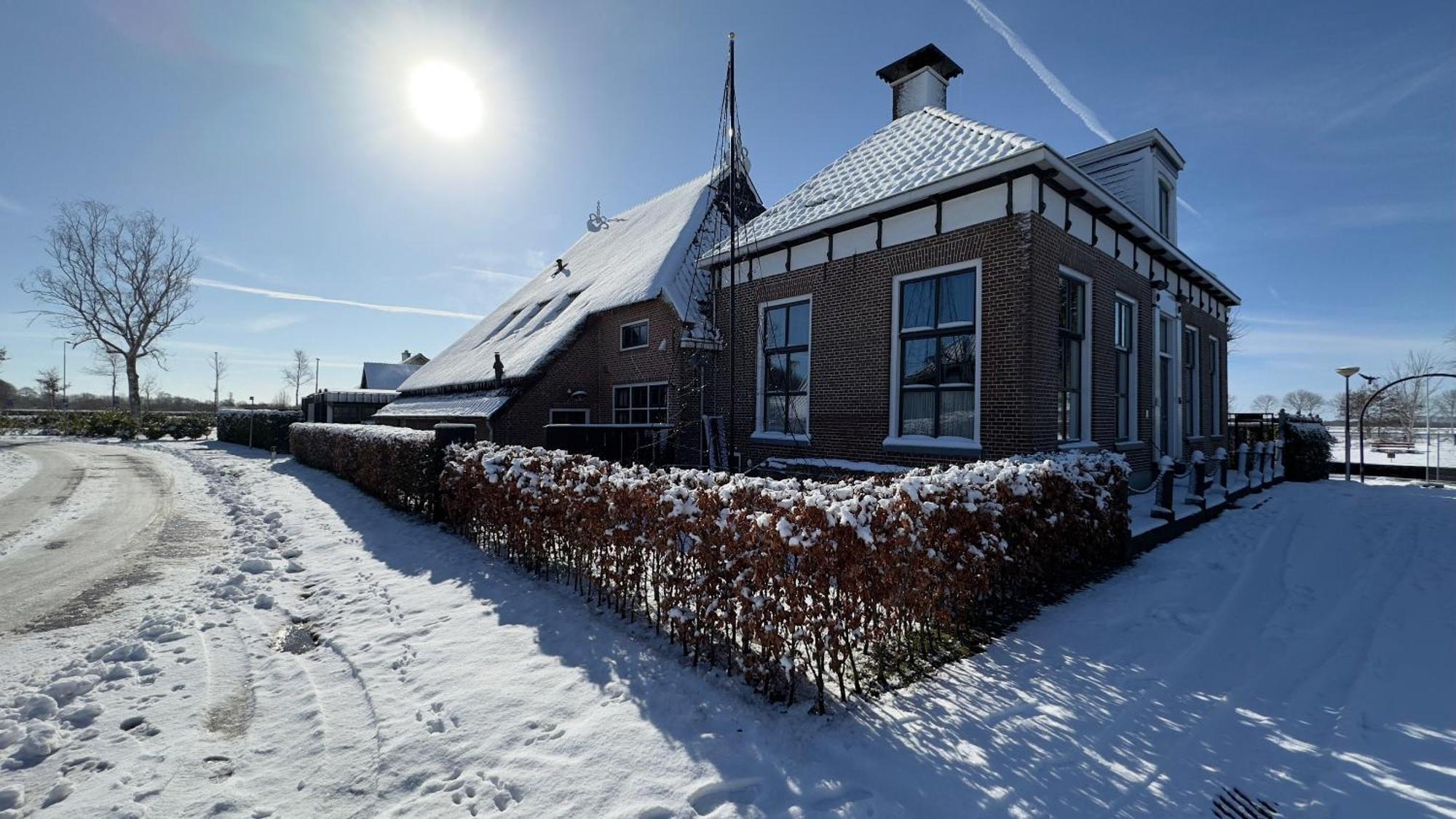 Puur Eastermar - Monumentaal, Authentiek En Luxe Koetshuis Aan Open Vaarwater Met Jacuzzi En Sauna Oostermeer Kültér fotó