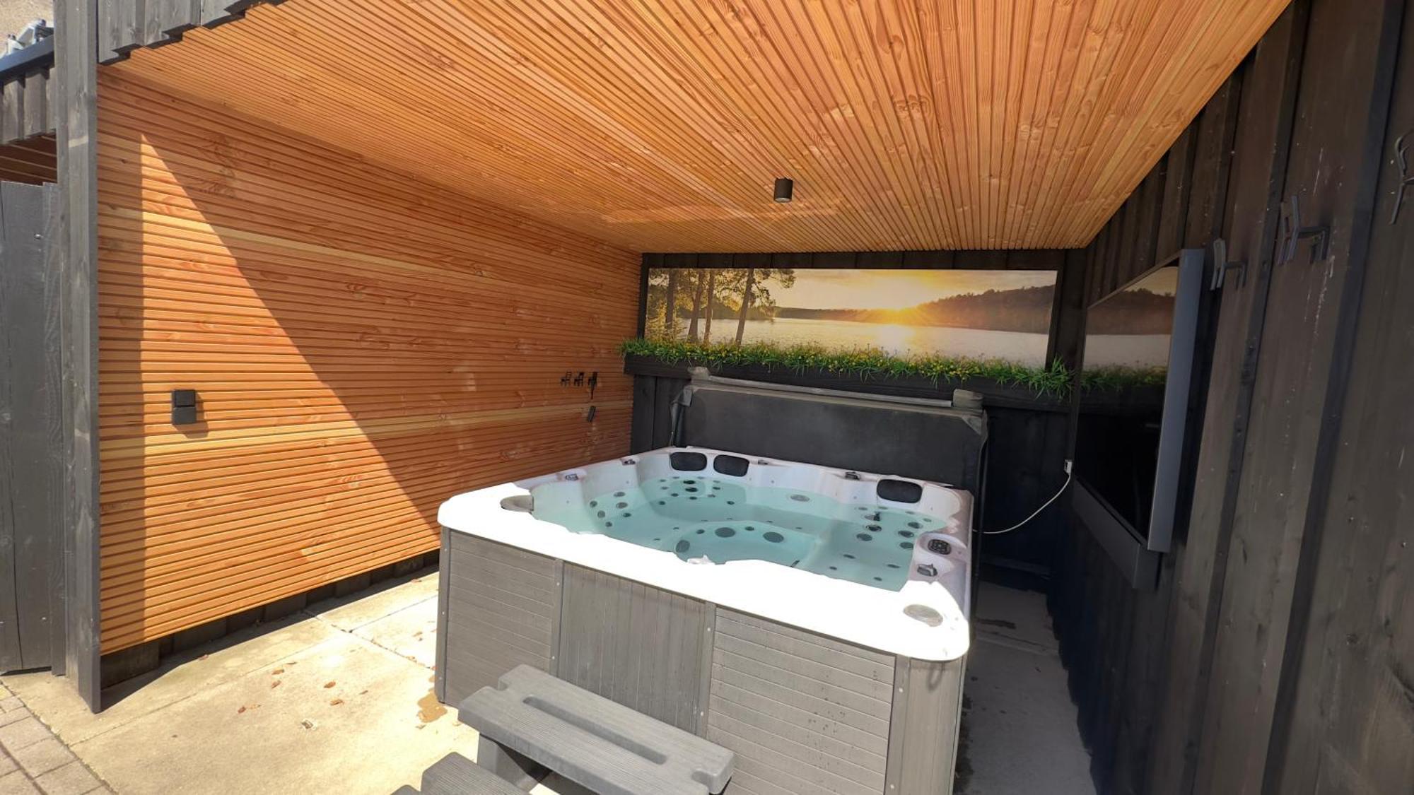 Puur Eastermar - Monumentaal, Authentiek En Luxe Koetshuis Aan Open Vaarwater Met Jacuzzi En Sauna Oostermeer Kültér fotó