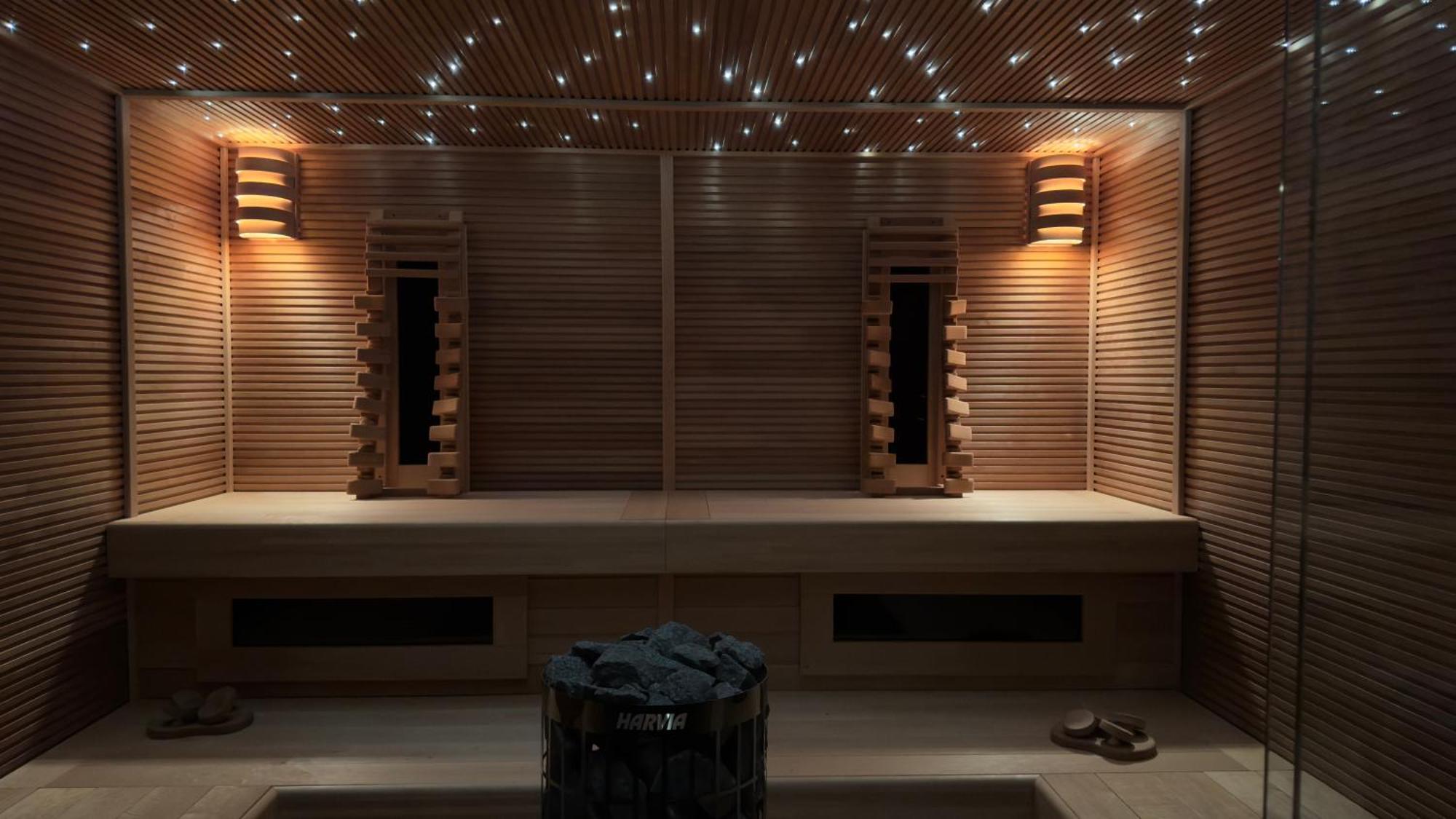 Puur Eastermar - Monumentaal, Authentiek En Luxe Koetshuis Aan Open Vaarwater Met Jacuzzi En Sauna Oostermeer Kültér fotó